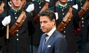 Премьера Италии вызвали на допрос