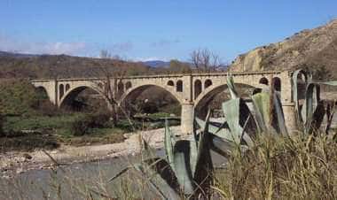 Петилия-Поликастро