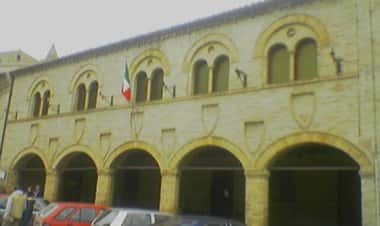 Монтелупоне