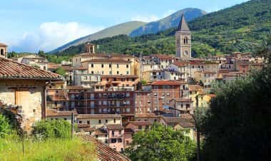 Гуальдо-Тадино