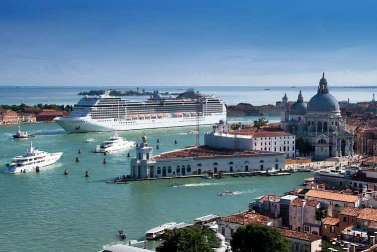 Венеция запрещает круизные лайнеры