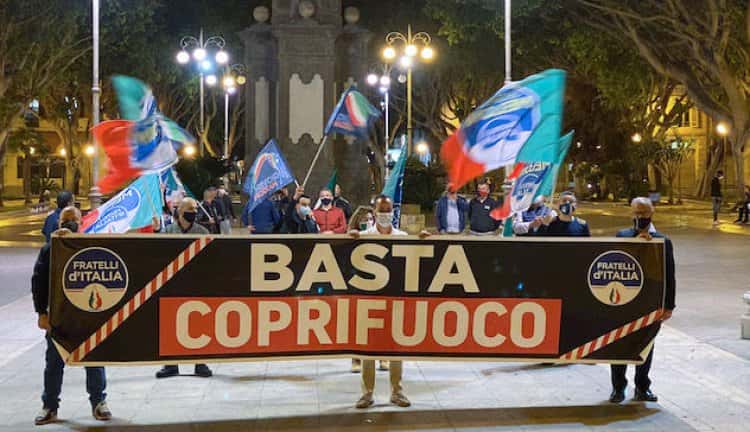 Протесты "Братьев Италии" против комендантского часа