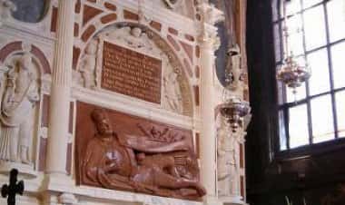 Санти Гуччи